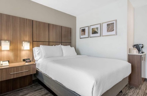 Tropic Hotel | Memorable Space Coast Stay! 3 Stylish Units |Free Parking | Pets Welcome
