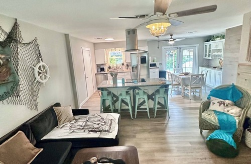 Ocean City House | Mermaid Cottage: 5 mi. from beach, fully stocked 3br, grill, deck, bunk bed