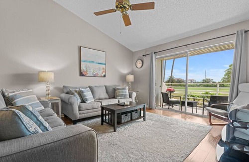 Isla del Sol Condo | Mermaid Drive: Vista Verde East 240