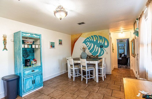 Homosassa Apartment | MermaidManorCarriageHouse|ScreenedSaltwaterPool&Hottub|Sleeps6|1DogOK