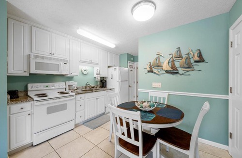 Biltmore Beach Apartment | Merrimac Resort #12