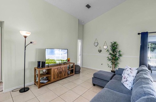 Mill Run Apartment | Mi Casita Near Disney & Universal