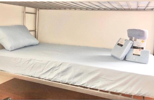 Allapattah Hostel | Miami Airport Hostel- Late Check in Ok- Female Dorms - Men Dorms - No Mix Under New Management