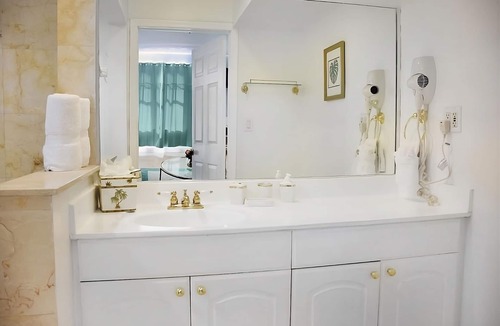 Flamingo/Lummus Hotel | Miami Beach Like it Should Be! Minutes From Lincoln Road and Ocean Drive!