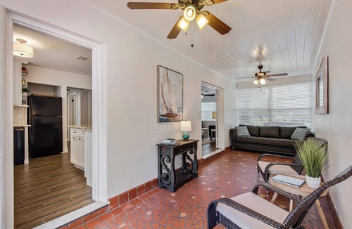 South Seminole Heights House | Mid Century 2 Bed, 1 bath Home located in Seminole Heights near Rivercrest Park