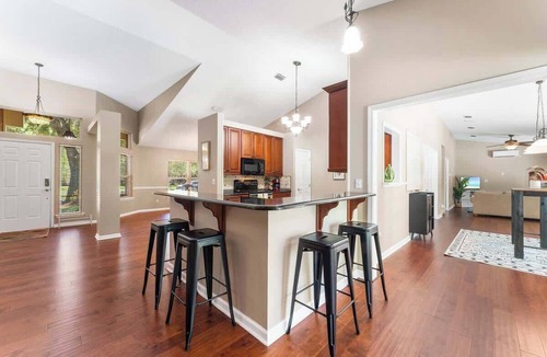 Southside House | *Mid-Century Mandarin Retreat * - Pool, Sleeps 10