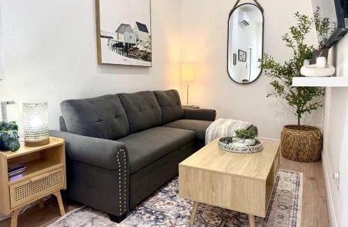 Tampa House | Midtown Retreat - Right Unit