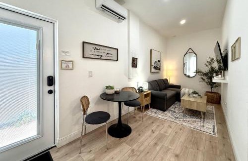 Tampa House | Midtown Retreat - Right Unit