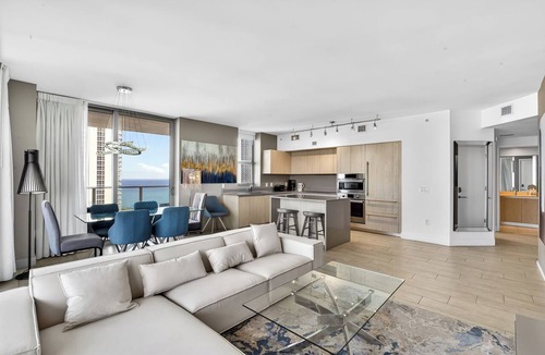Hollywood South Central Beach Condo | ★MILLION APART 2BD. 1MIN TO BEACH - no resort & parking fee, check details