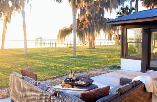 East Palatka House | Million dollar riverfront views - Large updated 2 acre retreat family getaway.