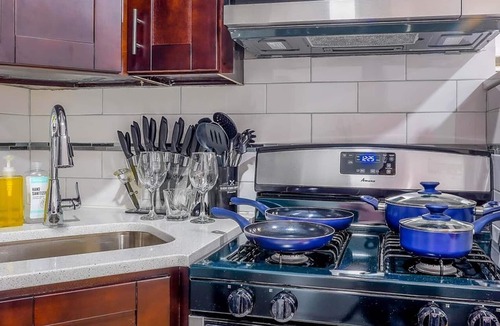 Teterboro Apartment | ★Mint 2 Bd Apt | 10 min to American Dream Mall | Near NYC & EWR Airport★