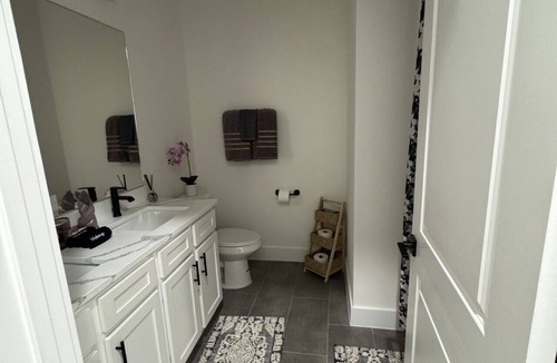 Spring Hill House | Minutes aways from Weeki Wachee Springs