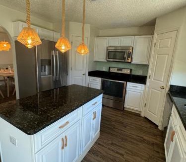 Port Saint John House | Minutes to NASA, SpaceX, Cocoa Beach & Cruise Port