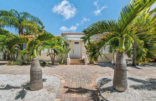 Northwood Shores House | Miramar Villa by Rove Travel - Heated Pool, Beach