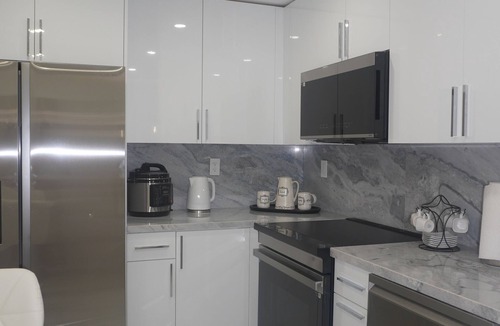 Hollywood South Central Beach Apartment | Modern 1-bedroom apartment in enjoyable Hollywood with fitness room, WiFi