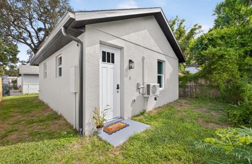 Bearss Plaza House | Modern 1BR Near Busch Gardens & Downtown