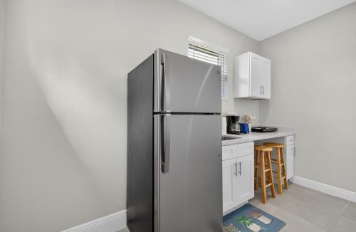 Bearss Plaza House | Modern 1BR Near Busch Gardens & Downtown