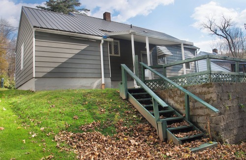 Binghamton House | Modern 2-bedroom house in Binghamton - Close to hospitals/university
