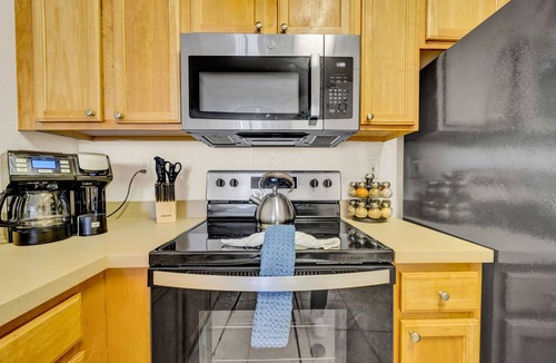 Westchase Apartment | Modern 2BR/2BA | King Bed + Pool, Gym #7