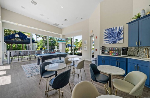 Westchase Apartment | Modern 2BR 2BA Pool Gym Near Airport 8
