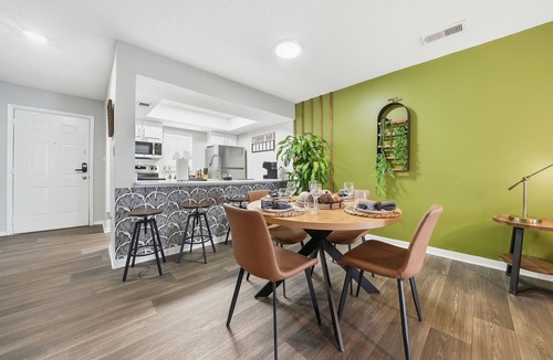 Town N County Park Apartment | Modern 2BR/2BA Tampa Retreat: Comfort, Style & Ease for Corporate Stays