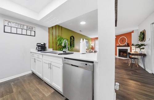 Town N County Park Apartment | Modern 2BR 2BA w King Bed Pool Gym 10