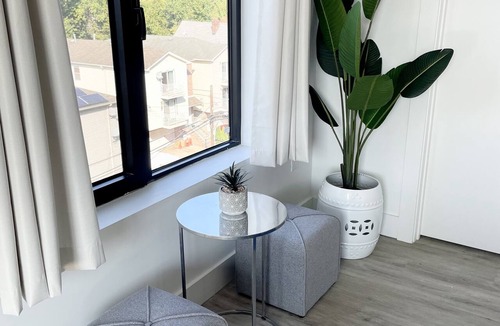Elizabeth Apartment | Modern 2BR Apartment - Near NYC, American Dream, MetLife, EWR