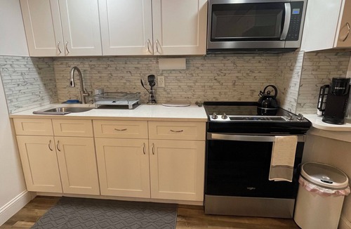 Bryn Mawr Apartment | Modern 2BR Near NYC Free Parking Quiet Area