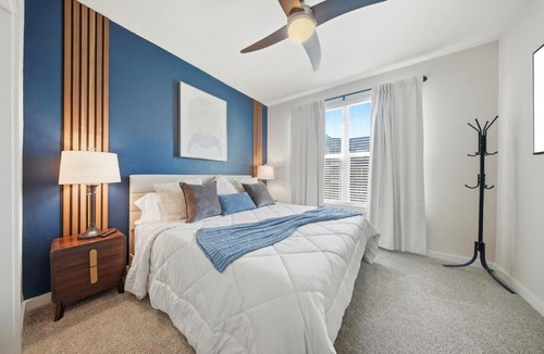Courier City - Oscawana Apartment | Modern 2BR w Pool Pet-Friendly Unit #18