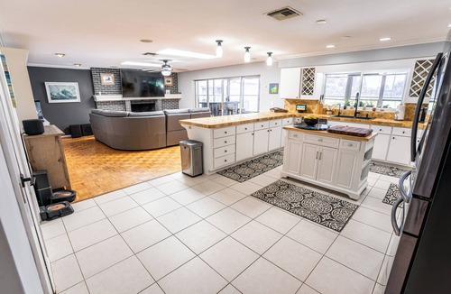 New Smyrna Beach House | Modern 3-bedroom pool home in brilliant New Smyrna Beach on golf course