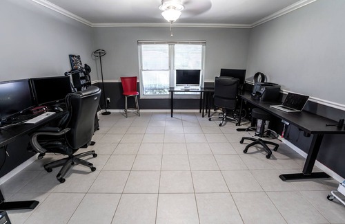 New Smyrna Beach House | Modern 3-bedroom pool home in brilliant New Smyrna Beach on golf course
