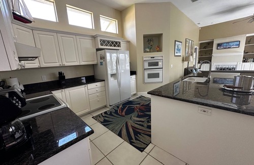 Central Naples House | MODERN 4BDR VILLA, LAKE VIEWS, WARM SALT WATER POOL, CLOSE TO BEACH, SEE VIDEO