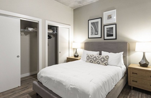 Historic Old Northeast Apartment | Modern Apartment in Prime Location (ID3063)