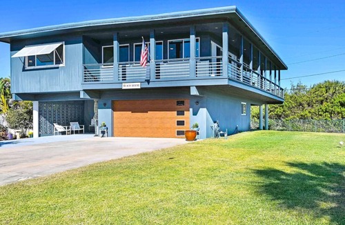 Melbourne Beach House | Modern Beach House with pool. Amazing sunrises