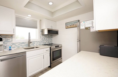 Holiday Isle Condo | Modern Beachside 1BR | Near Sand, Golf & Tennis