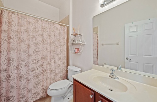 Cutler Bay House | Modern Beautiful 3-bedroom townhome in Cutler Bay