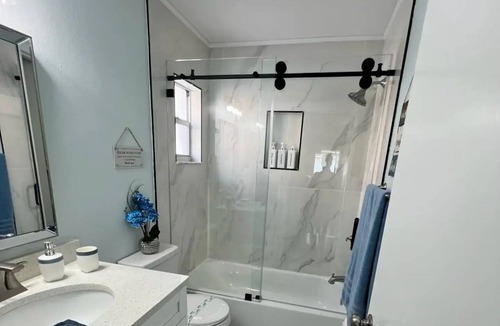 Brandon House | Modern Brandon Serene Escape
