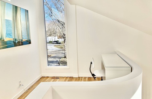 Springs House | Modern Coastal Elegance- Heated Pool, Bike to Bay