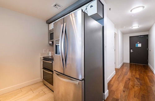 Coconut Grove Apartment | Modern Coconut Grove Stay | Hospital Proximity