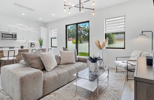 Pinecrest West Park House | Modern Comfort for Groups | 2 Units Side by Side | Stadiums Nearby