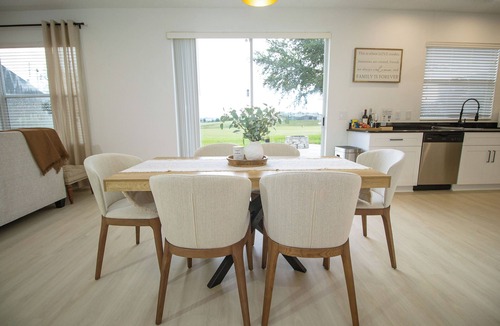 Sunset Ridge House | Modern Comfy Home Near Disney+Playroom
