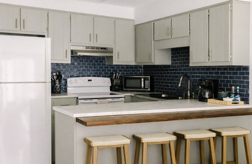 El Centro Beach Condo | Modern Condo,Pool + Steps to Beach,Prime Location