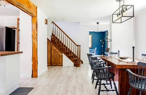 Eldred Cottage | Modern Dog-Friendly Cottage with Elegant Design Ideal for Families in NY