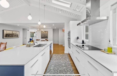 Springs House | Modern East Hampton Getaway
