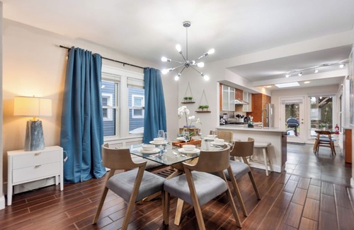 North Bergen House | Modern Full Holiday Home 5BR/3BR 10 Mins NYC Patio Yard & Parking