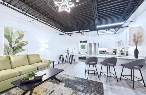 Port Canaveral Hotel | Modern Loft near Port, Beach, & Dining -Unit 201