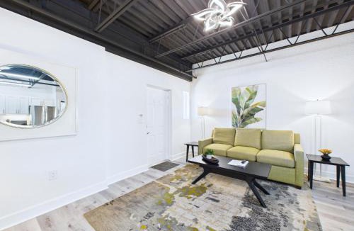 Port Canaveral Hotel | Modern Loft near Port, Beach, & Dining -Unit 201