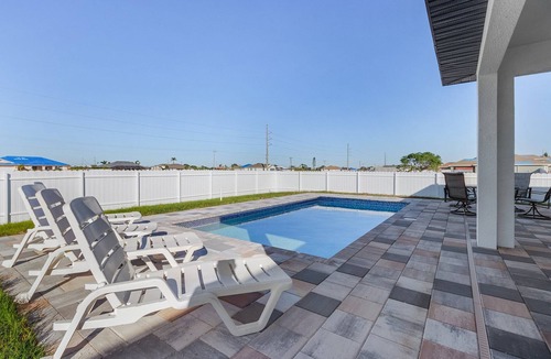 Mariner House | Modern Lux Home with Heated Pool