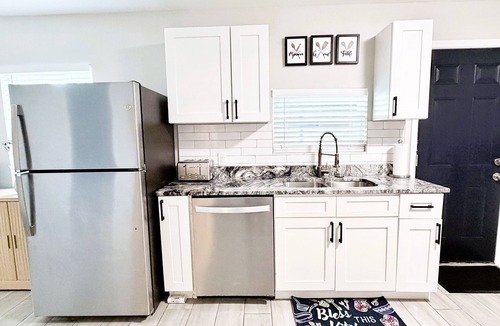 Lakeland House | Modern Luxe Retreat - Fully Furnished Short-Term Rental in Lakeland