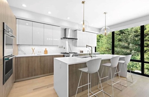 North Bergen Condo | Modern Luxury 8BR Combined Townhome with NYC Views